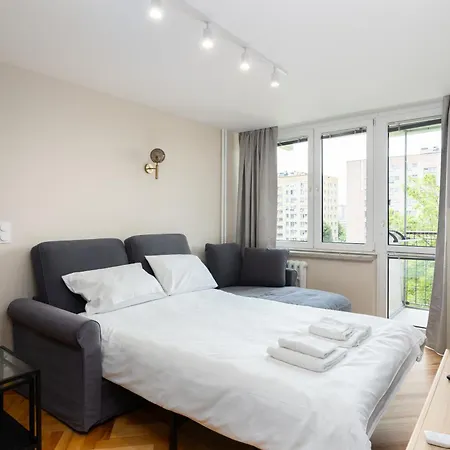 Stachiewicza Homely By Bookinghost