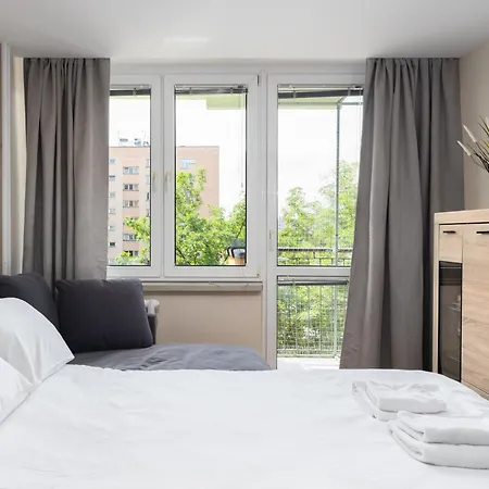 Stachiewicza Homely By Bookinghost *